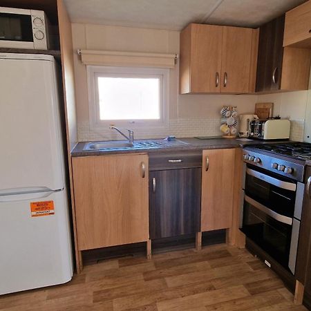 Sea Haven - 4 Bedroom Static Near The Beach ディムチャーチ エクステリア 写真
