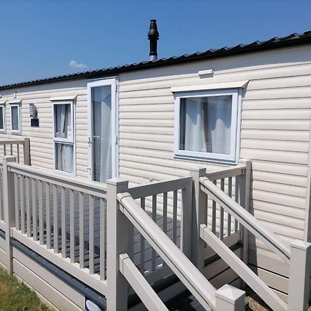 Sea Haven - 4 Bedroom Static Near The Beach ディムチャーチ エクステリア 写真