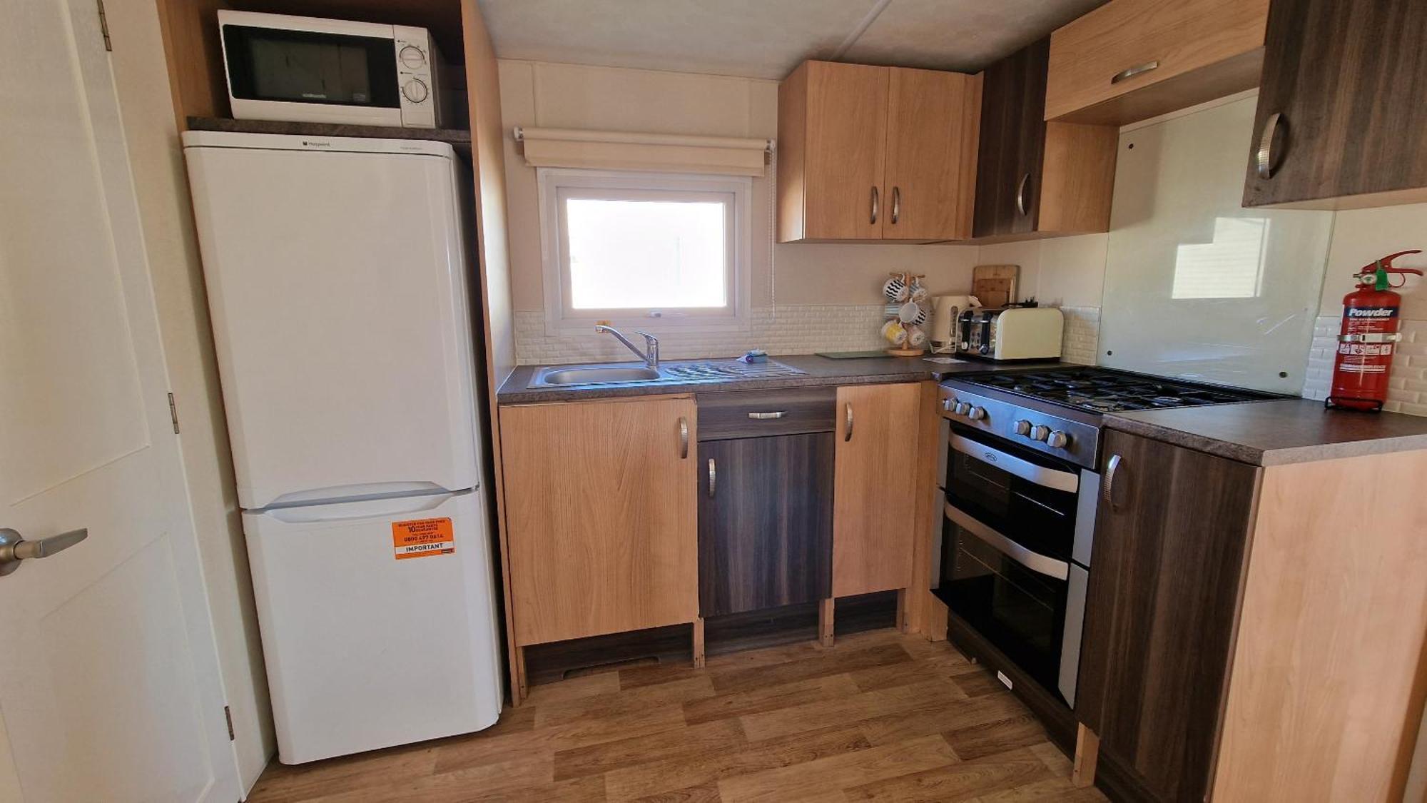 Sea Haven - 4 Bedroom Static Near The Beach ディムチャーチ エクステリア 写真