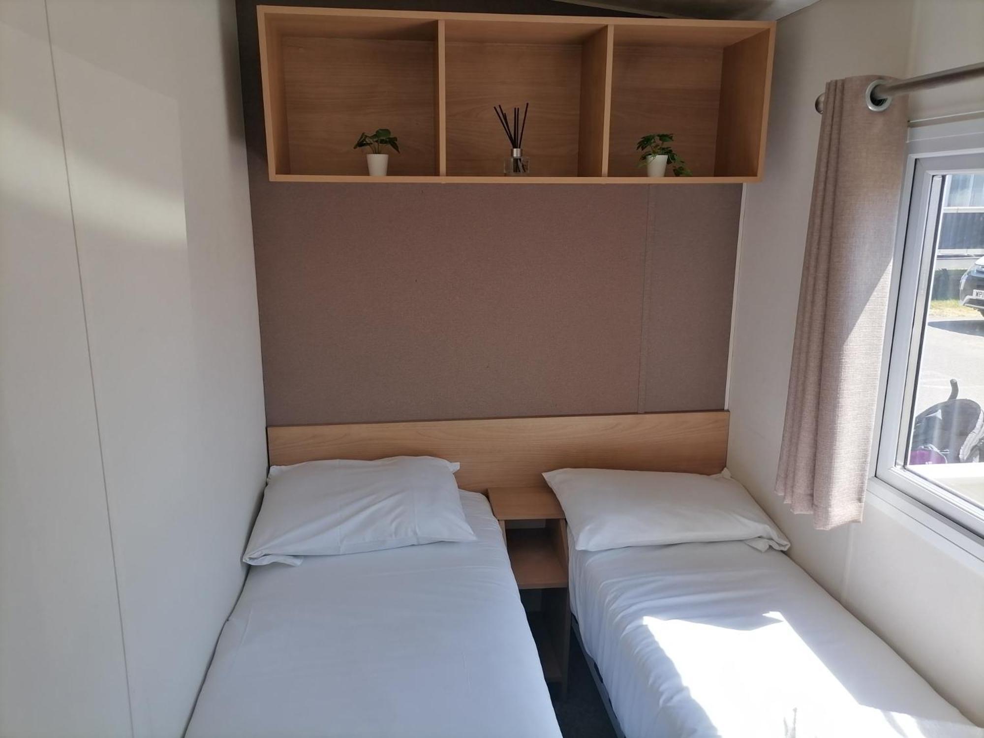 Sea Haven - 4 Bedroom Static Near The Beach ディムチャーチ エクステリア 写真