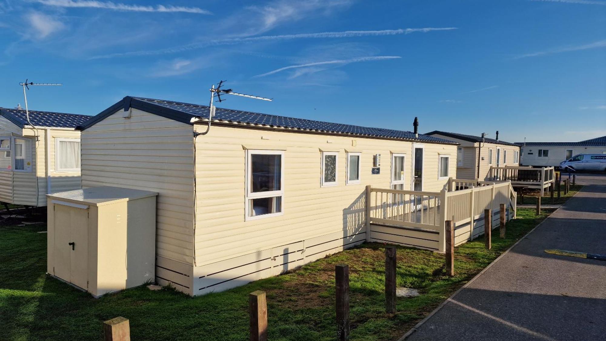 Sea Haven - 4 Bedroom Static Near The Beach ディムチャーチ エクステリア 写真